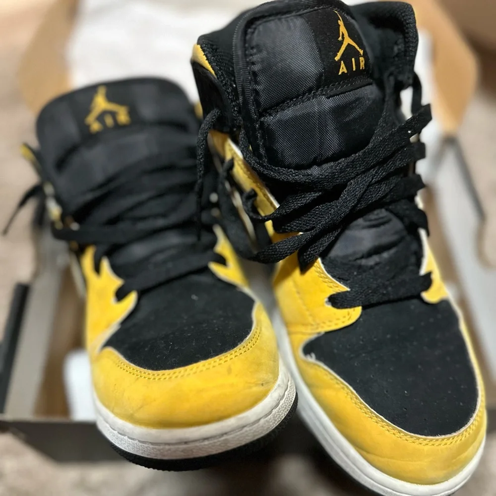 Jordan Kids Sneakers - Black and Yellow